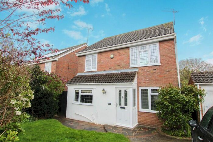 4 Bedroom Detached House To Rent In School Road, Brentwood, Essex, CM15