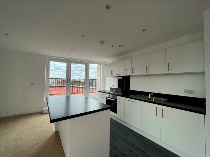 1 Bedroom Penthouse To Rent In High Street, Reading, Berkshire, RG1
