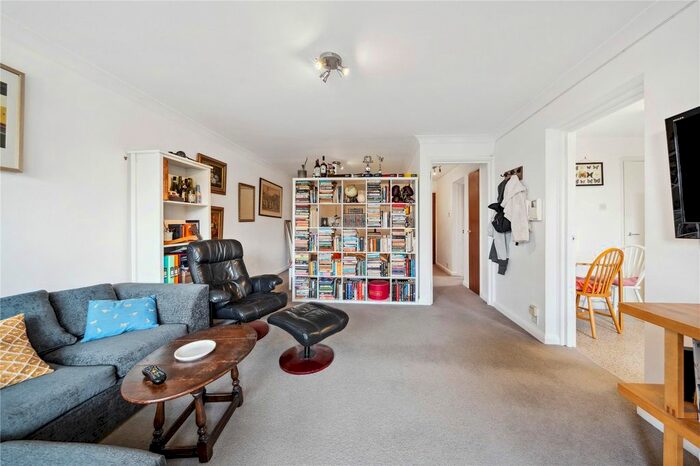 Studio To Rent In Gipsy Lane, London, SW15