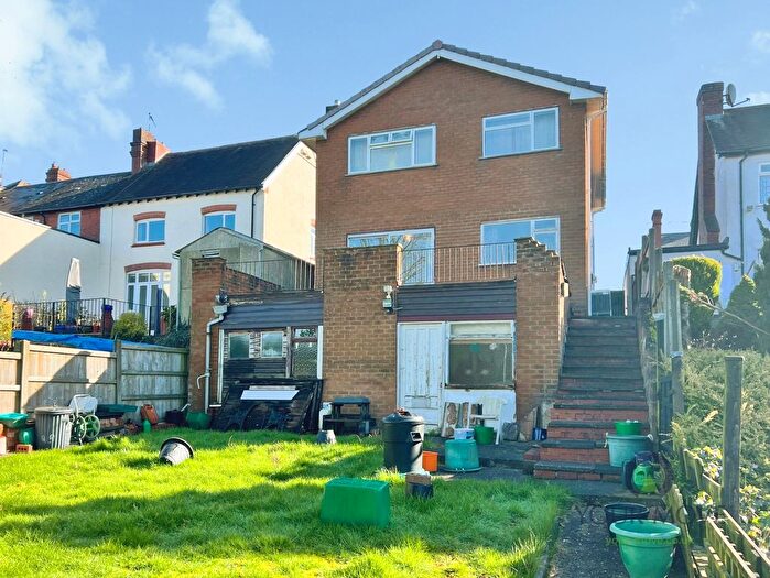 3 Bedroom Detached House For Sale In Highfield Road, Rowley Regis, West Midlands, B65