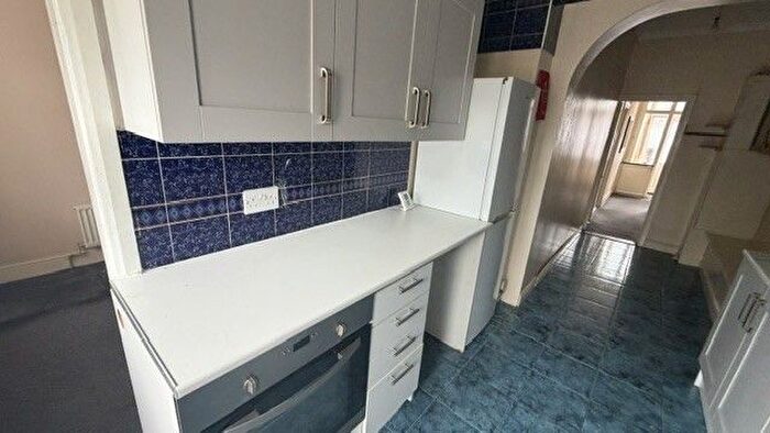 3 Bedroom Terraced House For Sale In Balfour Road, Southall, UB2