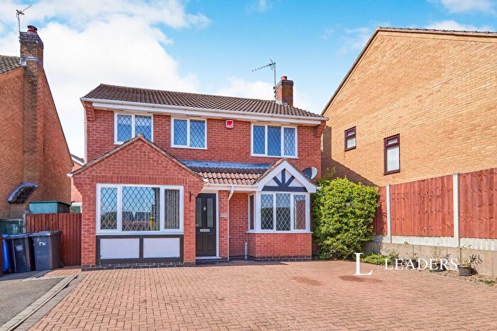 5 Bedroom Detached House To Rent In Farnborough Gardens, Allestree, DE22