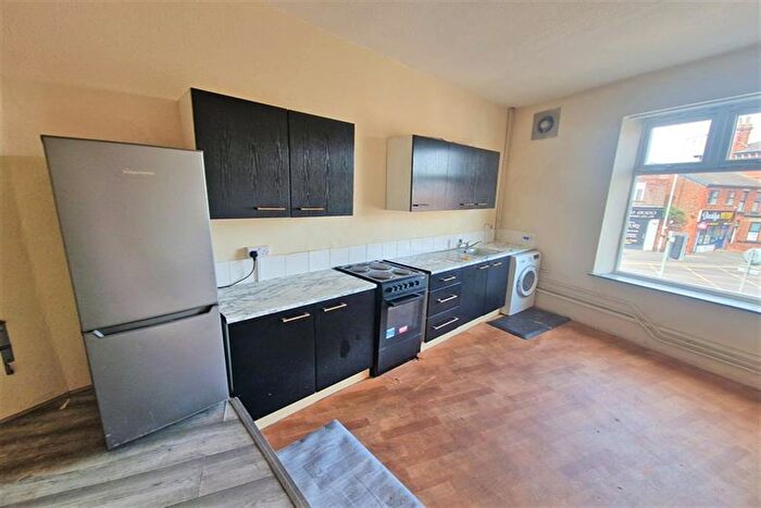 1 Bedroom Flat To Rent In Longshut Lane West, Stockport, SK2