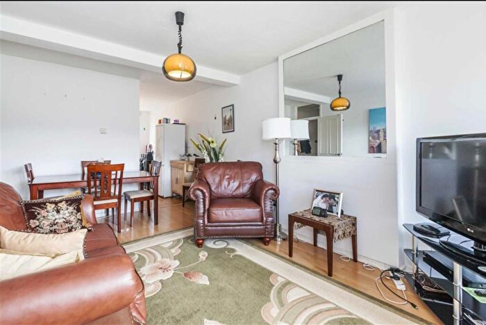 1 Bedroom Apartment To Rent In Colinsdale, Angel, N1