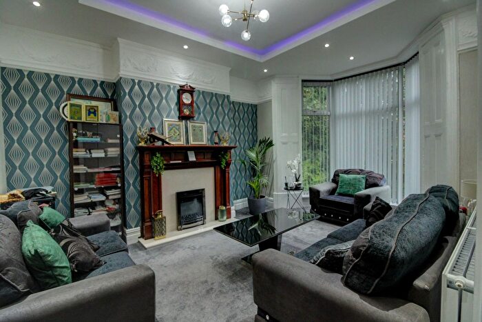 5 Bedroom End Of Terrace House For Sale In Preston New Road, Blackburn, BB2