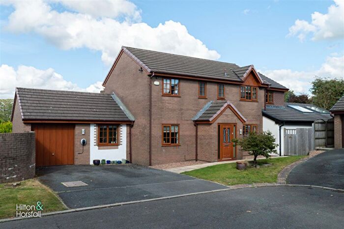 5 Bedroom Detached House For Sale In Vandyck Avenue, Burnley, BB11