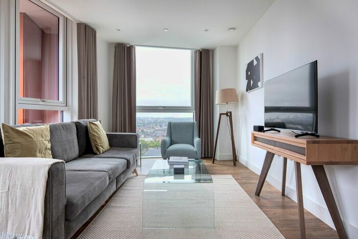 2 Bedroom Flat To Rent In Vauxhall, London, SW8