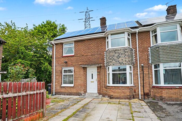 5 Bedroom Semi-Detached House For Sale In Edge Hill Close, Huddersfield, HD5