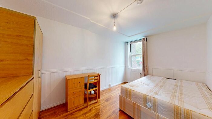 3 Bedroom Flat To Rent In Dartmouth Close, London, W11