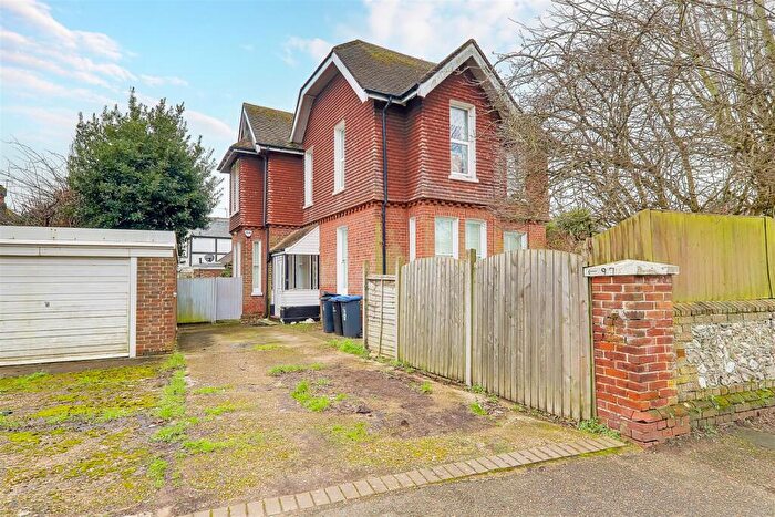 2 Bedroom Flat For Sale In Lansdowne Road, Worthing, BN11