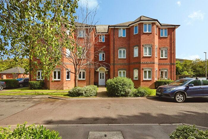 1 Bedroom Apartment For Sale In Oake Woods, Gillingham, SP8