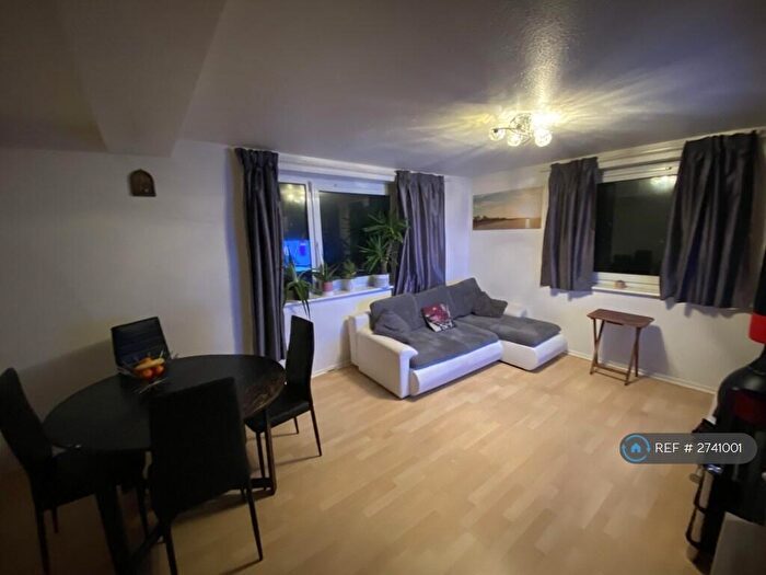 1 Bedroom Flat To Rent In The Peninsula Building, Salford, M7