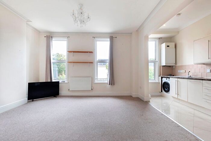 1 Bedroom Flat To Rent In Moorend Park Road, Cheltenham, GL53