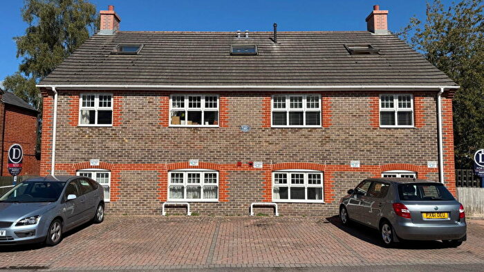 2 Bedroom Flat For Sale In Russell Court, , Russell Road, Newbury, RG14