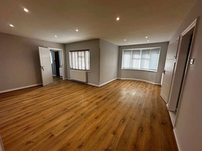 4 Bedroom Bungalow To Rent In Lennox Road, Gravesend, Kent, DA11