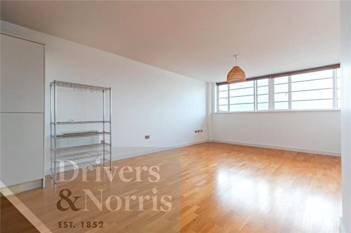 1 Bedroom Apartment To Rent In Axminister Road, Islington, London, N7