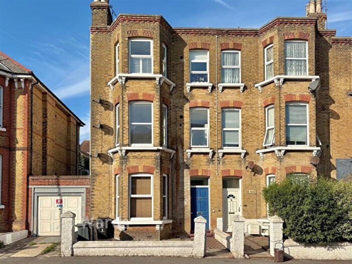 1 Bedroom Flat For Sale In Sweyn Road, Cliftonville, Margate, Kent, CT9