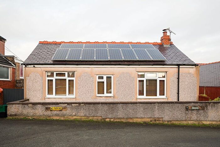 3 Bedroom Bungalow For Sale In Greek Road, Ponciau, LL14