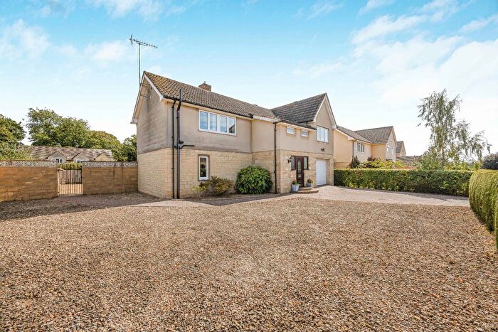 4 Bedroom Detached House For Sale In Berry Hill Road, Cirencester, Gloucestershire, GL7