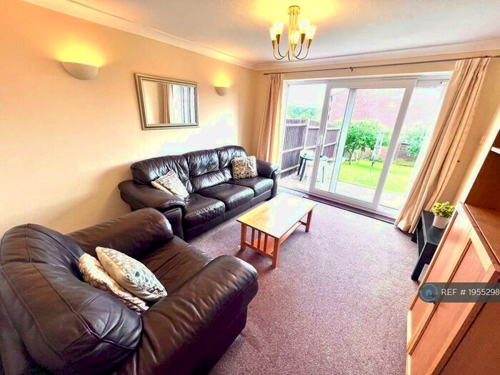 5 Bedroom Terraced House To Rent In Tippett Close, Colchester, CO4