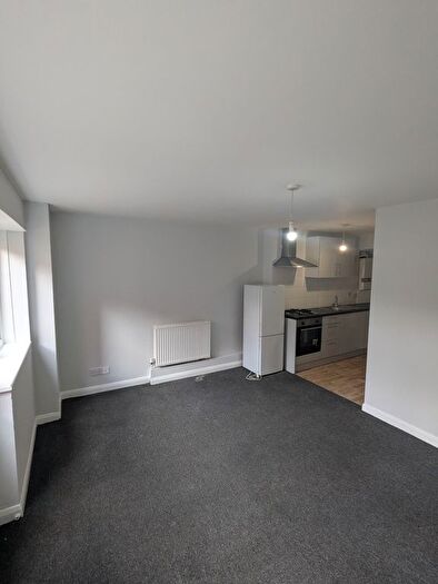 2 Bedroom Flat To Rent In Upper Green East, Mitcham, CR4