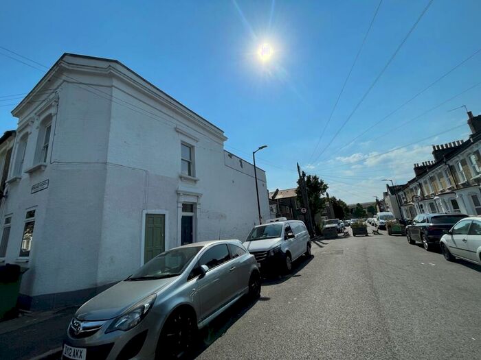 2 Bedroom Apartment To Rent In Kincaid Road, Peckham, London, SE15