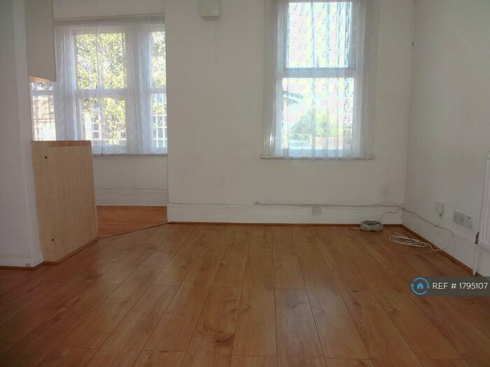 1 Bedroom Flat To Rent In Lea Bridge Road, London, E10