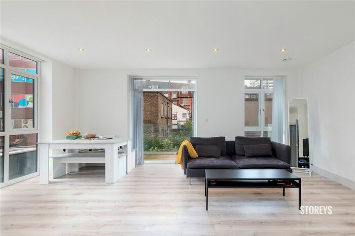 1 Bedroom Flat To Rent In Clockhouse Avenue, Barking, London, IG11