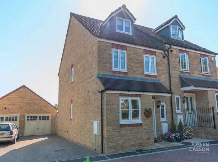 3 Bedroom Semi-Detached House For Sale In Newland Close, Woolavington, Bridgwater, TA7