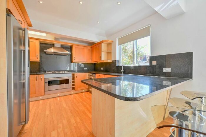 4 Bedroom Property To Rent In Park Drive, Gunnersbury, London, W3