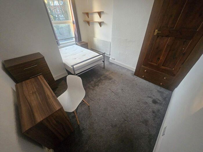 1 Bedroom End Of Terrace House To Rent In Room, Knowle Avenue, Burley, Leeds, LS4