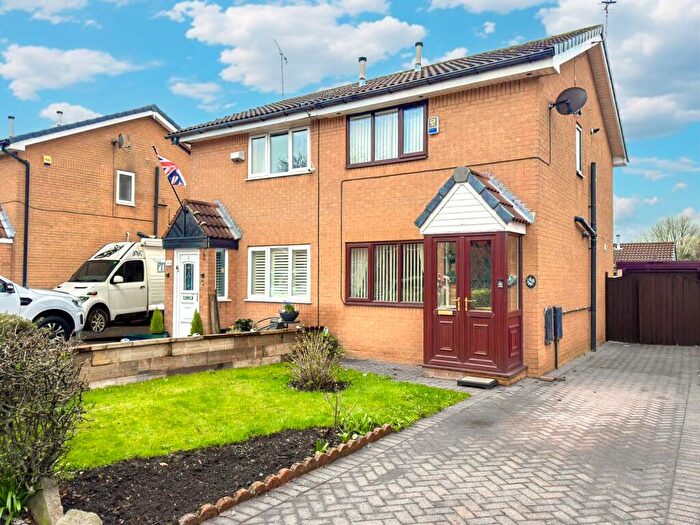 2 Bedroom Semi Detached House For Sale In Woodhill Road, Brandlesholme, Bury, BL8