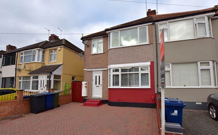 1 Bedroom Flat For Sale In Carr Road, Northolt, UB5
