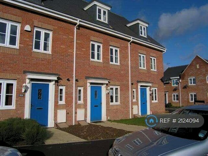 3 Bedroom Terraced House To Rent In Rochester Road, Corby, NN18