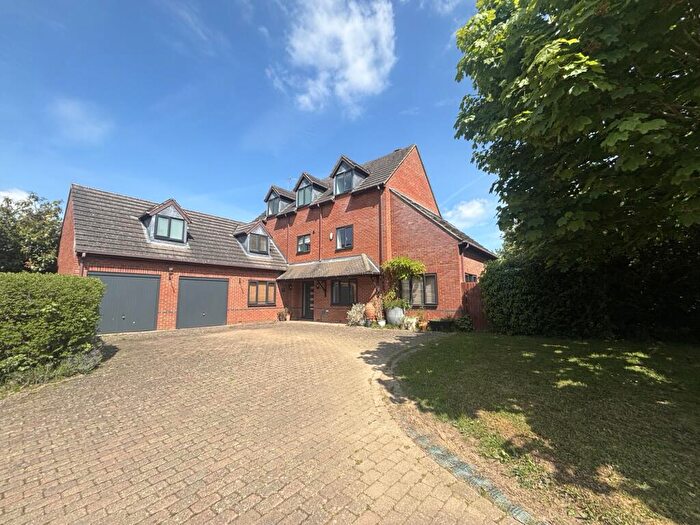 6 Bedroom Detached House To Rent In Redland Drive, Loughton, Milton Keynes, MK5