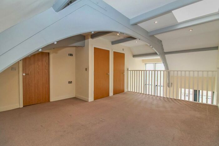 2 Bedroom Apartment To Rent In The Grange, Pudsey, Leeds, LS28