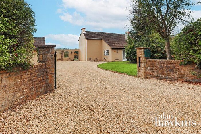 3 Bedroom Detached House For Sale In Lyneham, Chippenham, SN15