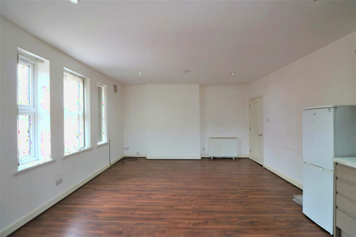 1 Bedroom Apartment To Rent In Graphite House, Postway Mews, Ilford, IG1