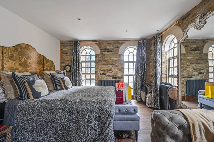 3 Bedroom Flat For Sale In St Katharines Way, Wapping, London, E1W