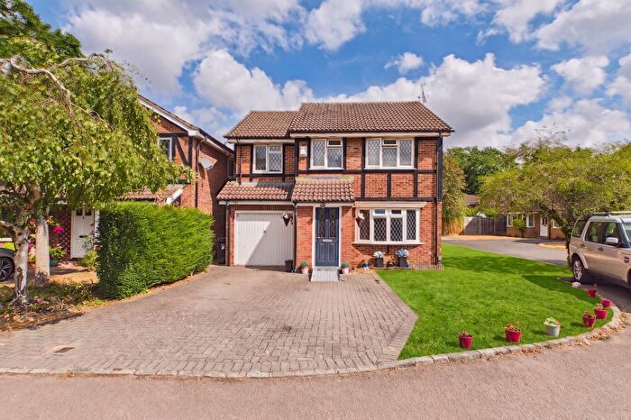4 Bedroom Detached House For Sale In Grasmere Close, Winnersh, Wokingham, Berkshire, RG41