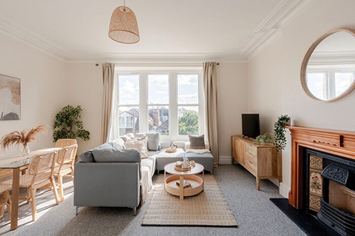 3 Bedroom Flat For Sale In Chantry Road, Clifton, Bristol, BS8