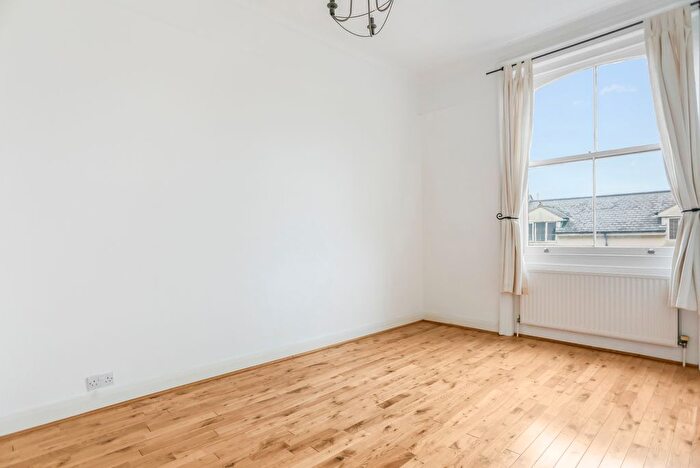 2 Bedroom Flat For Sale In Cromwell Road, Hove, BN3