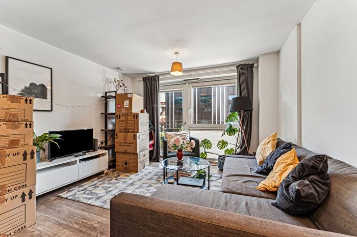 1 Bedroom Flat To Rent In Milles Square, Clapham, SW9