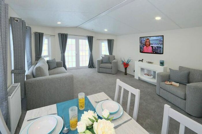 2 Bedroom Lodge For Sale In Lady Ediths Drive, Scarborough YO12
