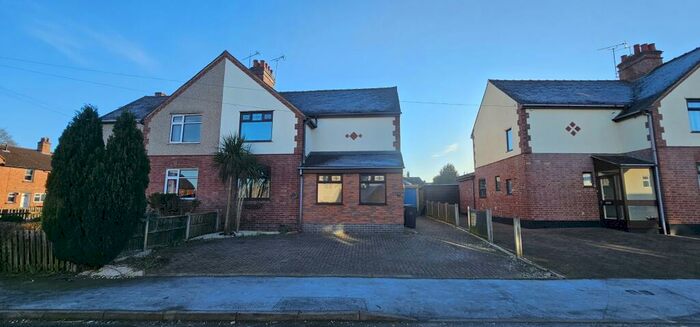 3 Bedroom Semi-Detached House For Sale In Stratford Avenue, Atherstone, Warwickshire, CV9