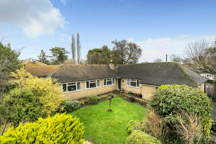 3 Bedroom Bungalow For Sale In The Hamlet, Gallowstree Common, Reading, Oxfordshire, RG4