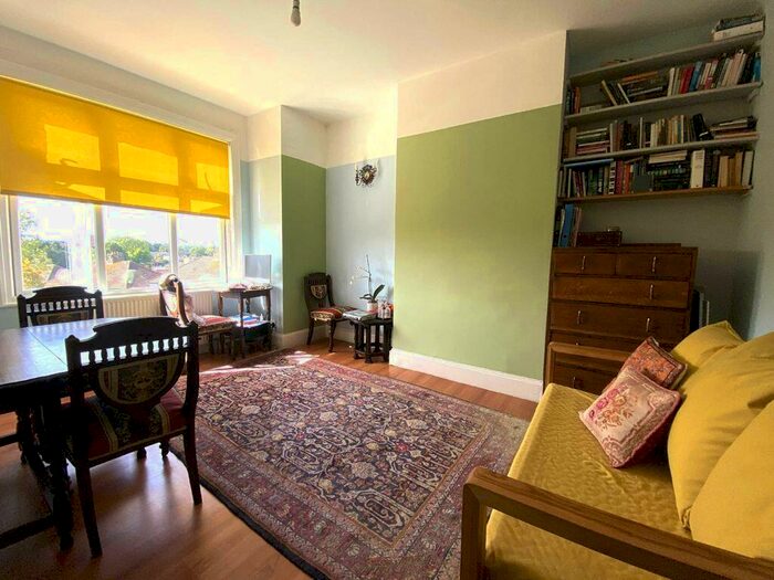 1 Bedroom Flat To Rent In Colney Hatch Lane, London, N10