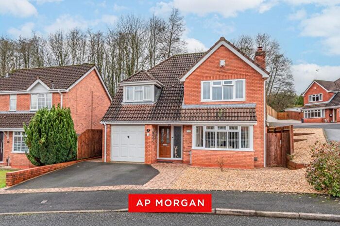4 Bedroom Detached House For Sale In Damson Close, Walkwood, Redditch, Worcestershire, B97