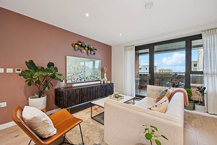 2 Bedroom Flat For Sale In Cellini Building, Ealing, London, W13