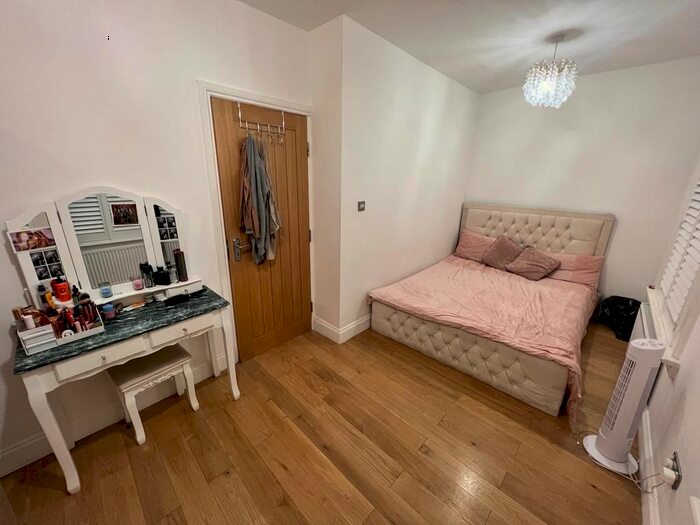 1 Bedroom Flat To Rent In Sunnyside Road, Ilford, IG1